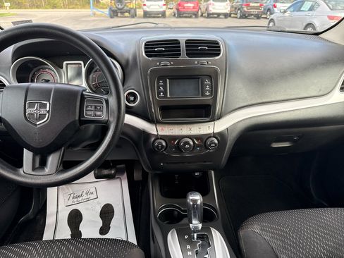 Used 2017 Dodge Journey SXT w/ Comfort/Convenience Group image 18