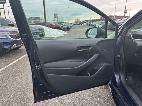 Used 2023 Toyota Corolla LE image 18