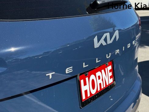 New 2025 Kia Telluride S image 9