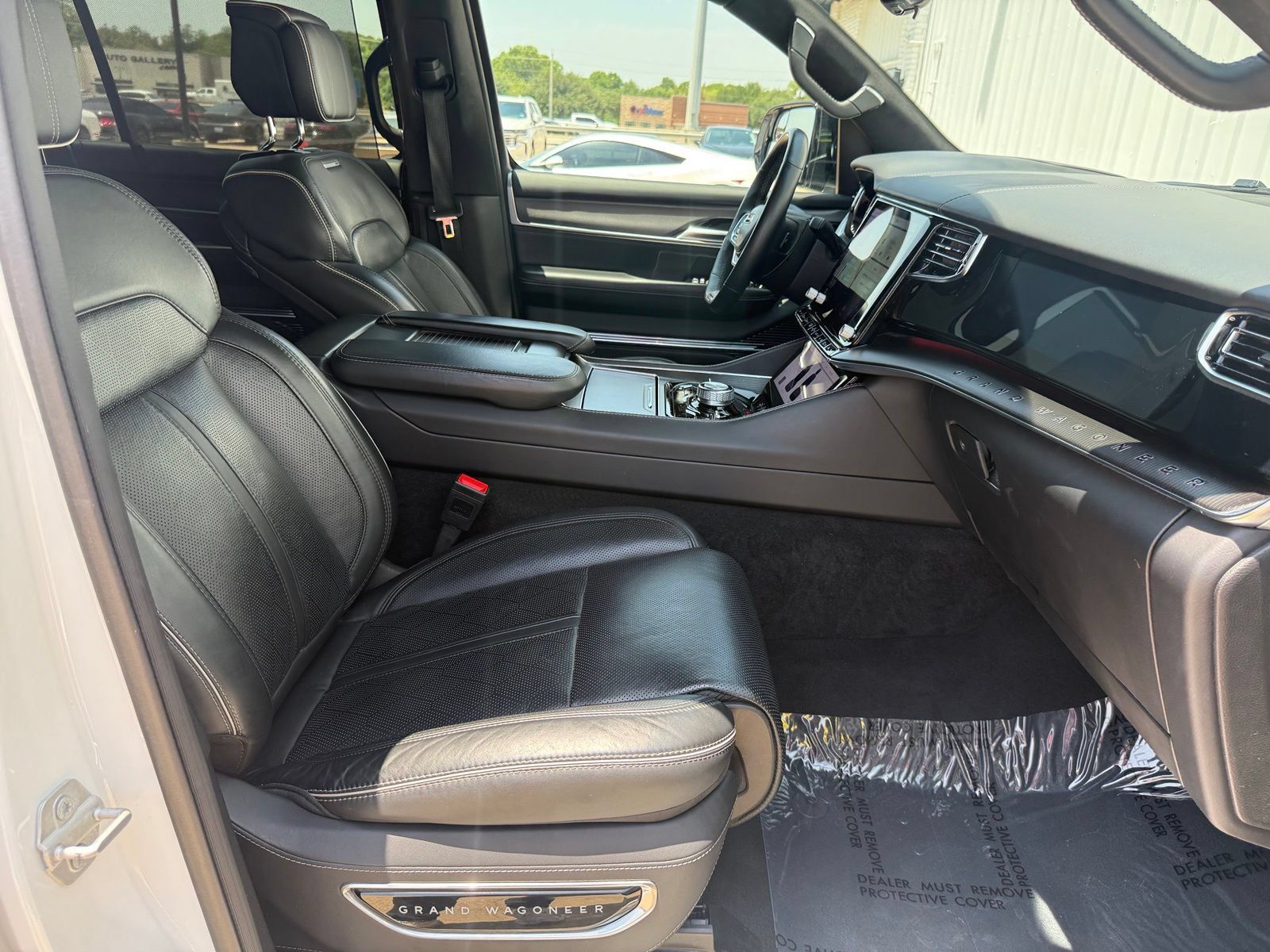 Used 2024 Jeep Grand Wagoneer L Series II w/ Quick Order Packagew 28T AWD/4WD image 8