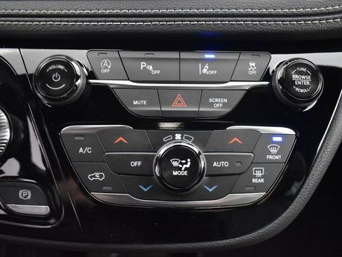 New 2026 Chrysler Pacifica Select AWD/4WD image 27