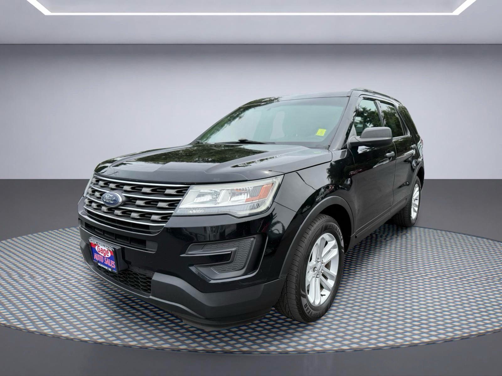 Used 2017 Ford Explorer 4WD image 2