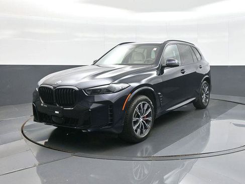 Used 2024 BMW X5 xDrive40i w/ M Sport Package AWD/4WD image 3