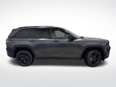 New 2025 Jeep Grand Cherokee Limited w/ Black Appearance Package
