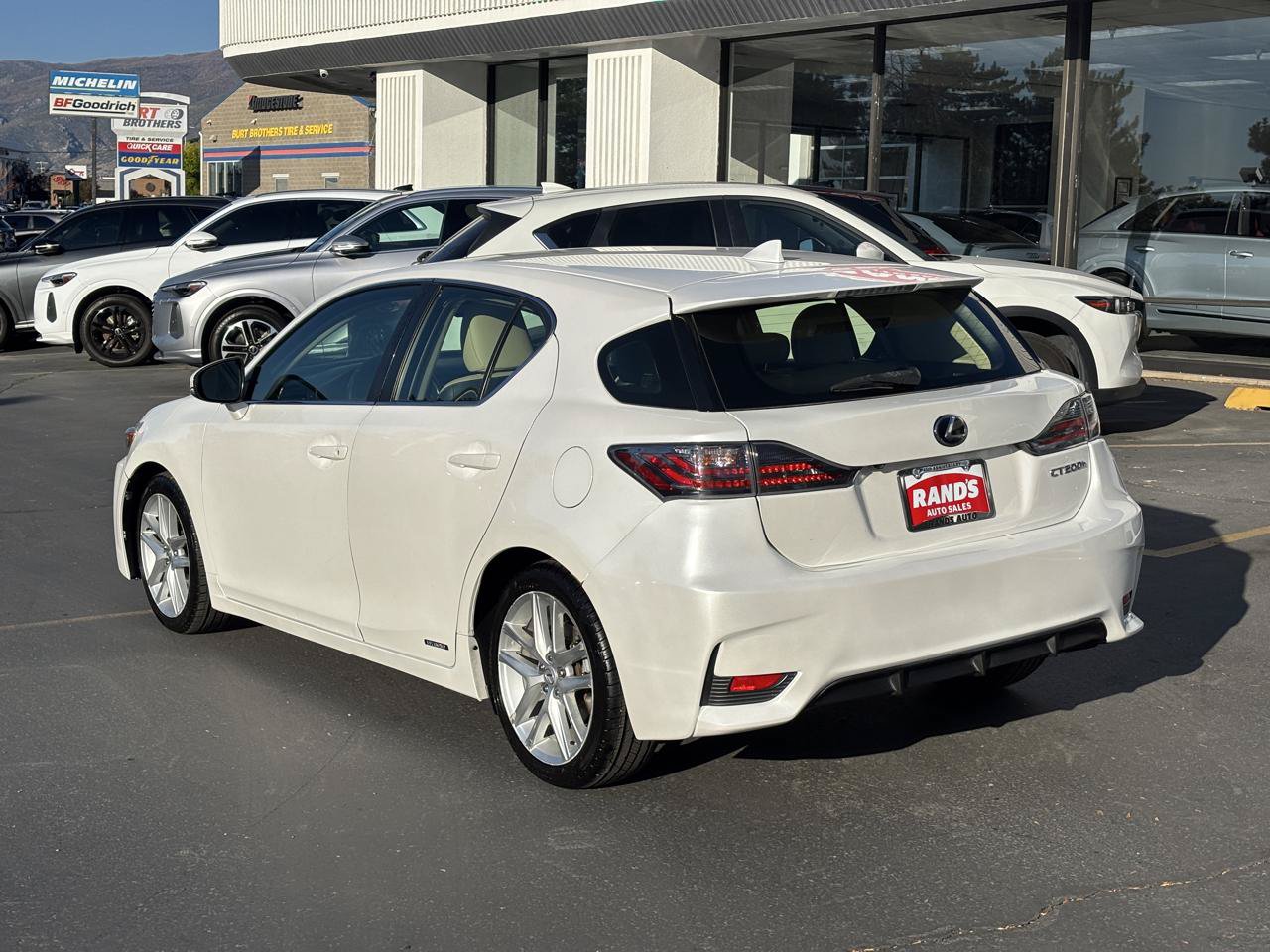 Used 2016 Lexus CT 200h w/ Seat Comfort Package FWD image 12
