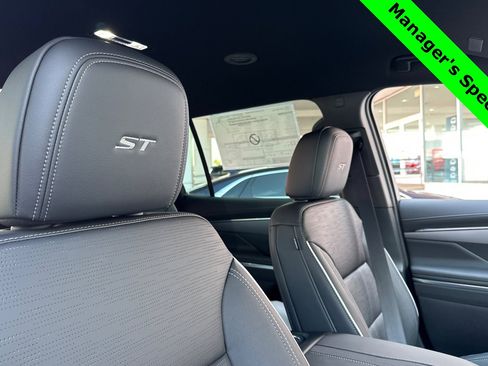 New 2025 Buick Enclave Sport Touring w/ Super Cruise Package image 17