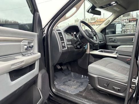 Used 2017 RAM 2500 Big Horn w/ Black Appearance Group image 13