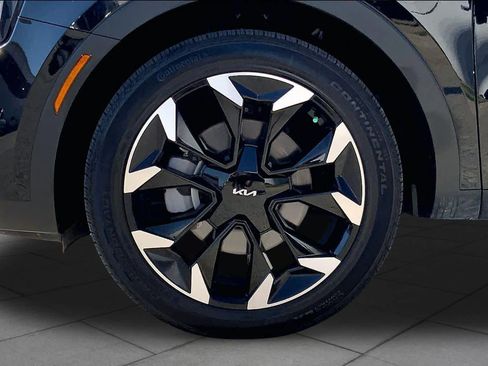 Used 2025 Kia Sorento EX FWD image 11