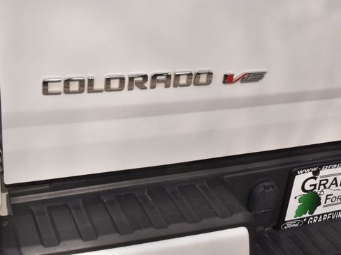 Used 2018 Chevrolet Colorado Z71 image 36