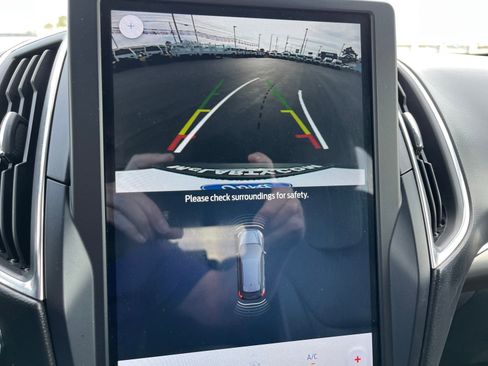 Used 2022 Ford Edge Titanium image 20