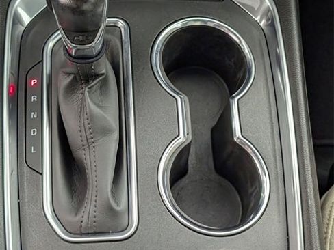 Used 2022 Chevrolet Traverse LT image 22