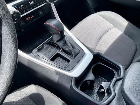 Used 2019 Toyota RAV4 XLE w/ Convenience Package FWD image 16