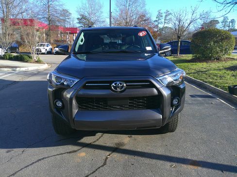 Used 2023 Toyota 4Runner SR5 Premium image 3
