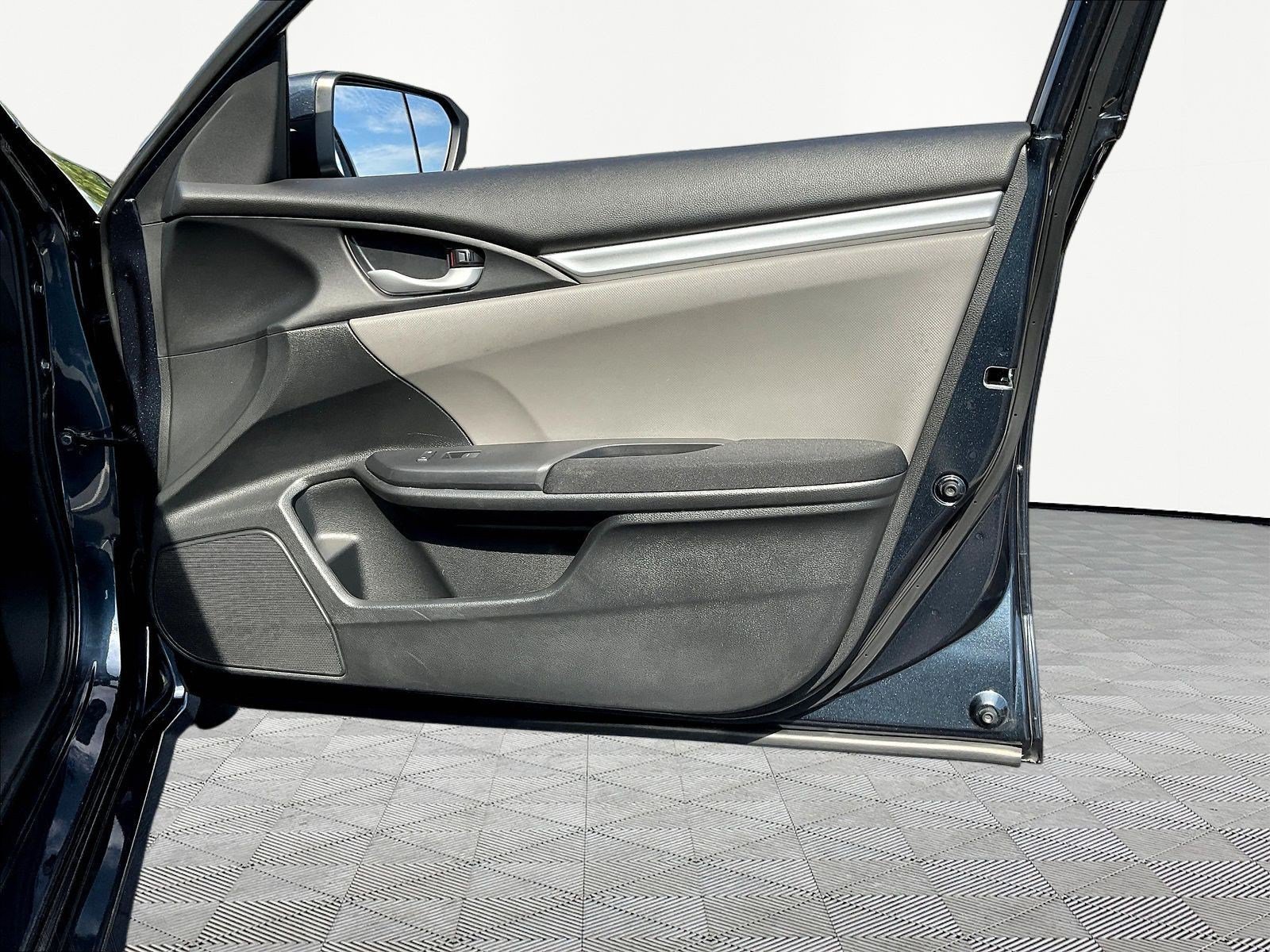 Used 2019 Honda Civic LX image 28