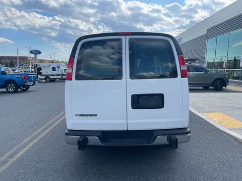 Used 2024 Chevrolet Express 2500 w/ Driver Convenience Package image 4