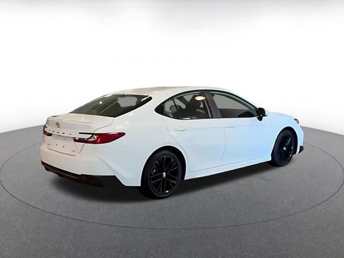 Used 2026 Toyota Camry SE FWD image 8
