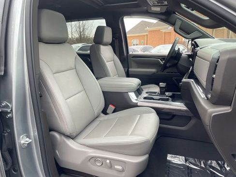 Used 2025 Chevrolet Silverado 1500 LTZ w/ LTZ Premium Package image 27