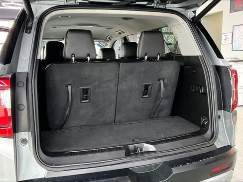 Used 2023 GMC Acadia SLT image 24