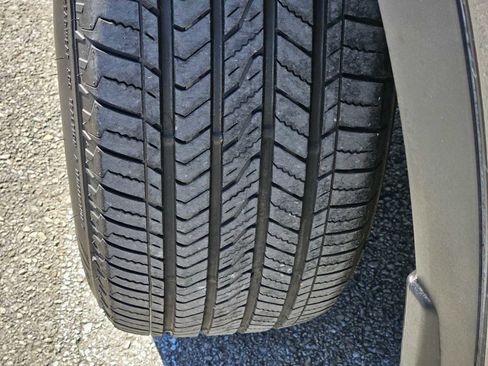 Used 2024 Toyota Highlander XLE image 10