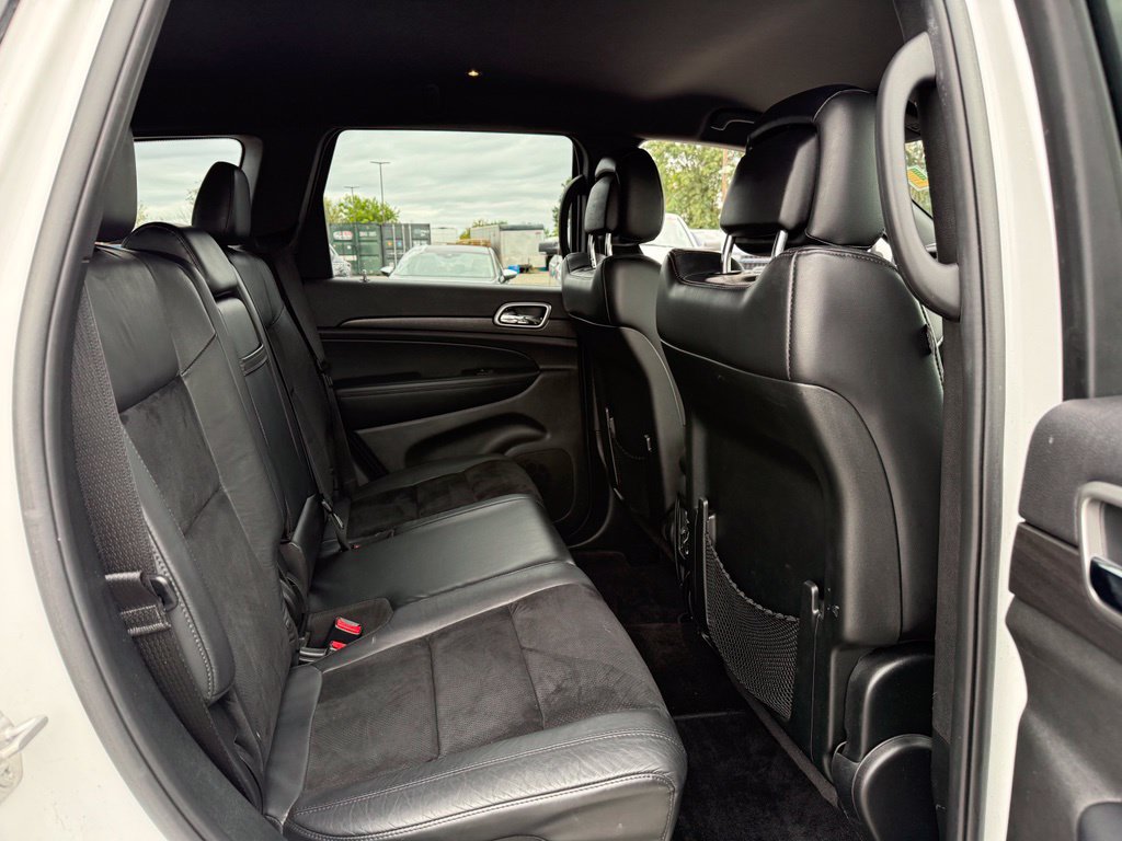 Used 2018 Jeep Grand Cherokee Altitude RWD image 10