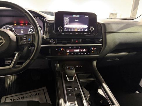 Used 2022 Nissan Pathfinder SV FWD image 23