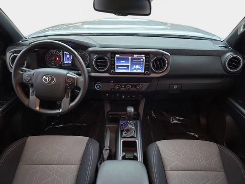Used 2020 Toyota Tacoma 2WD Double Cab image 12
