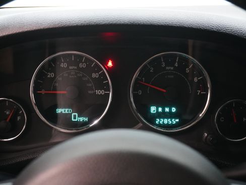 Used 2017 Jeep Wrangler Unlimited Rubicon w/ Connectivity Group image 17