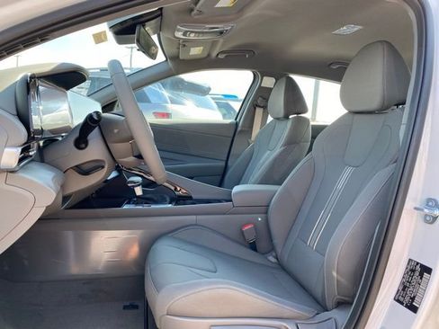 New 2025 Hyundai Elantra SEL image 26