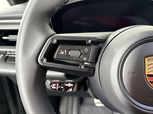 Certified 2025 Porsche Macan 4S Electric AWD/4WD image 39