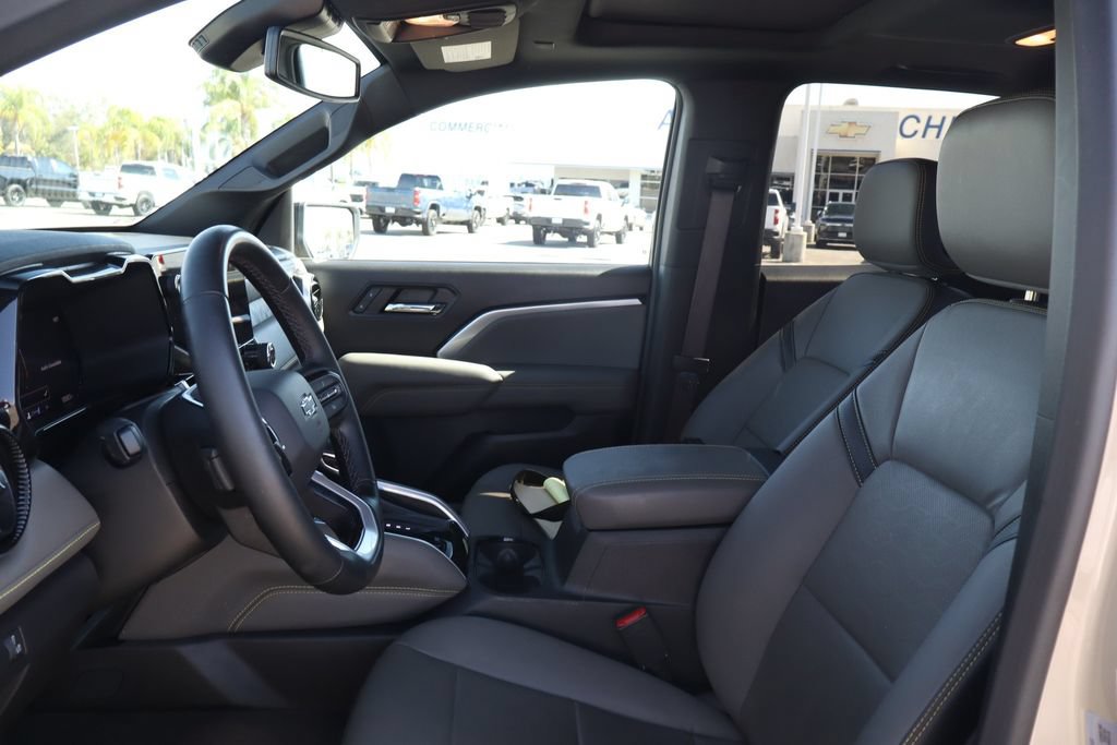 Used 2024 Chevrolet Colorado ZR2 w/ ZR2 Convenience Package III AWD/4WD image 18