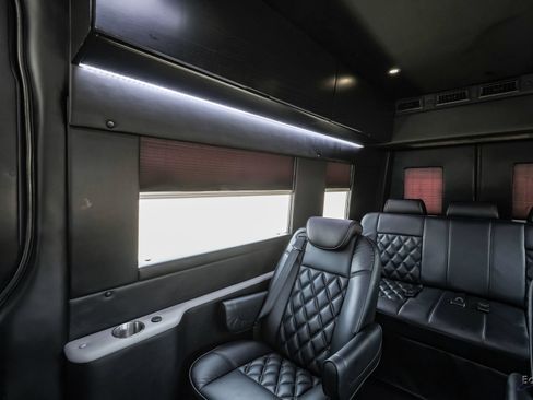 Used 2022 Mercedes-Benz Sprinter 2500 image 95