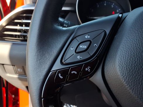 Used 2022 Toyota C-HR Limited FWD image 35