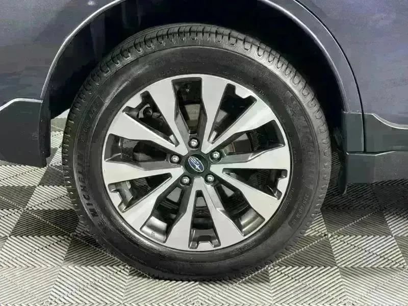 Used 2017 Subaru Outback 2.5i Limited AWD/4WD image 14