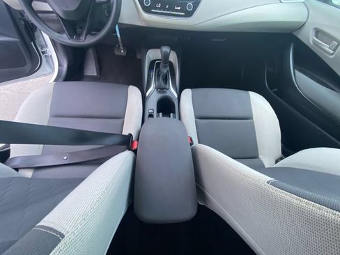 Used 2025 Toyota Corolla LE FWD image 11