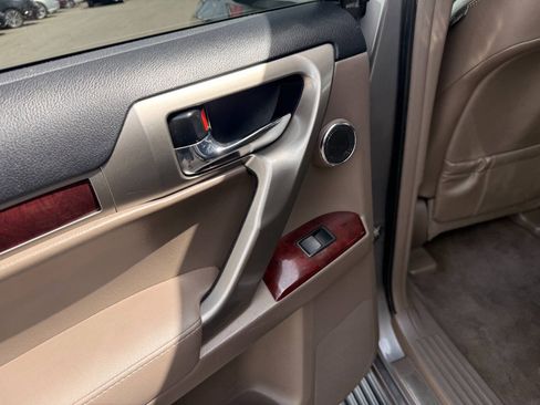 Used 2012 Lexus GX 460 Premium AWD/4WD image 24
