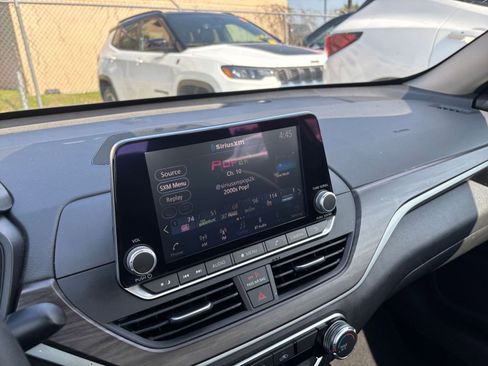 Used 2025 Nissan Altima 2.5 SV FWD image 20