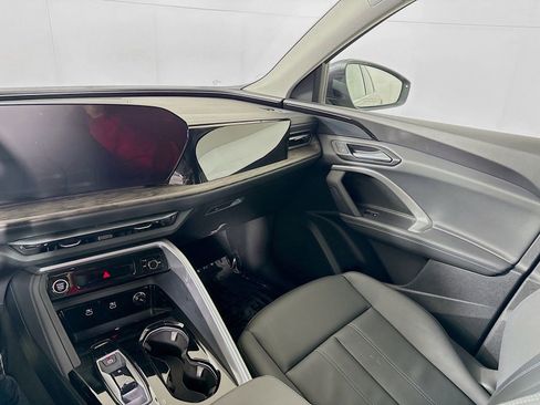 Used 2025 Audi Q5 Premium w/ Convenience Package image 21