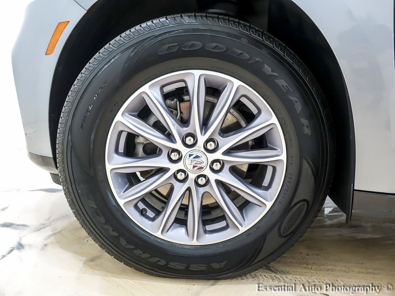 Used 2024 Buick Enclave Premium AWD/4WD image 12