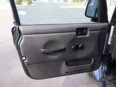 Used 2005 Jeep Wrangler X w/ Rocky Mountain Edition Group image 24