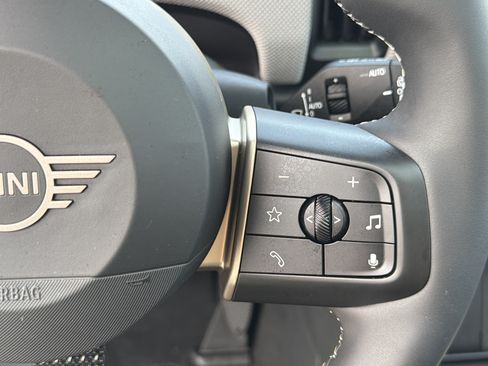 Used 2025 MINI Cooper S FWD image 31