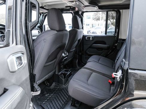 Used 2023 Jeep Wrangler Unlimited Sahara AWD/4WD image 28