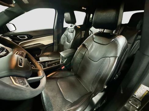 Used 2023 Jeep Compass Limited image 22