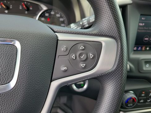 Used 2024 GMC Terrain SLE w/ Driver Convenience Package FWD image 27