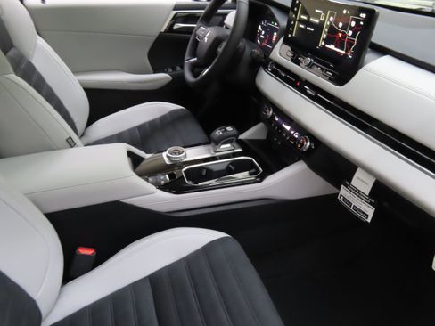 New 2025 Mitsubishi Outlander SE image 25
