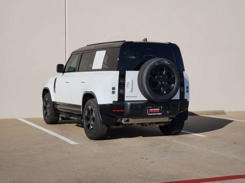 New 2026 Land Rover Defender 110 X-Dynamic SE image 3