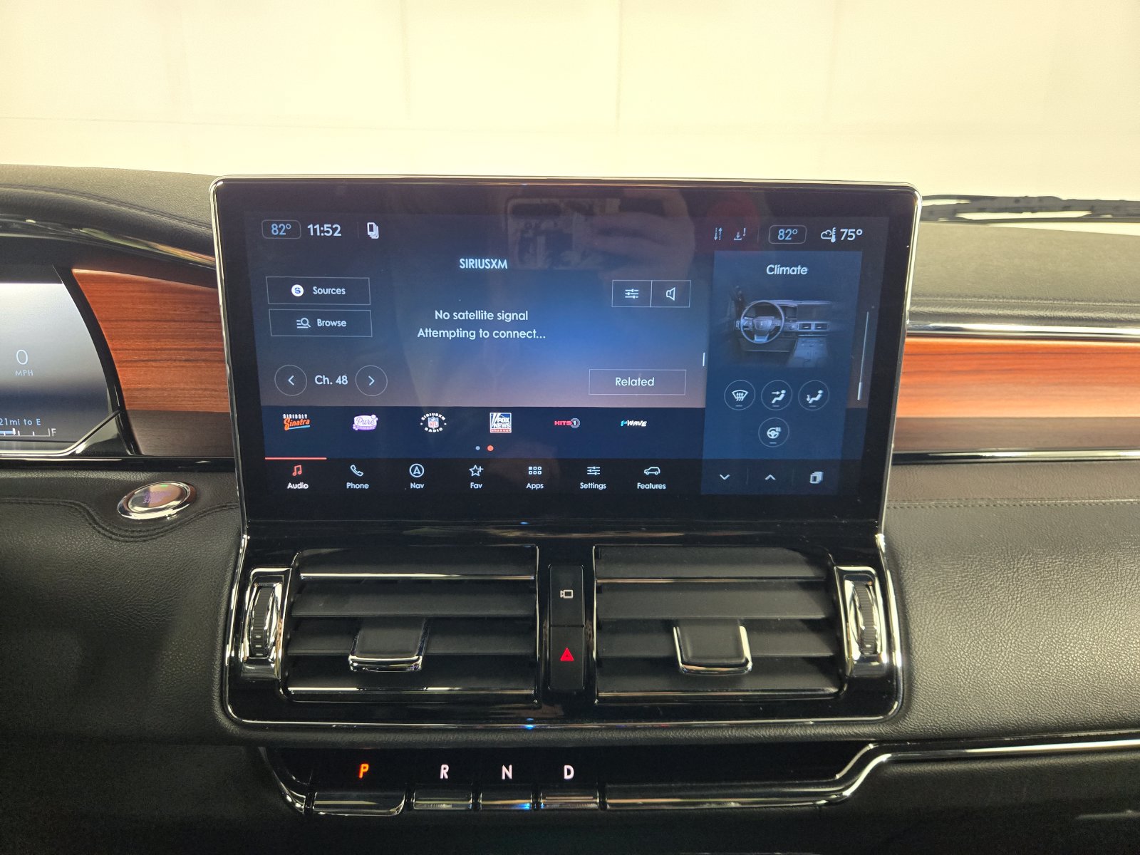 Used 2024 Lincoln Navigator Premiere AWD/4WD image 16