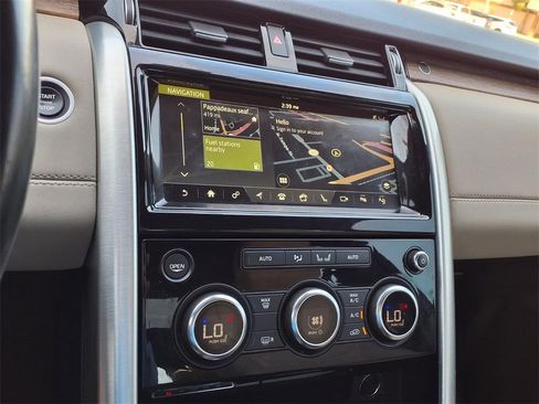 Used 2019 Land Rover Discovery HSE image 29