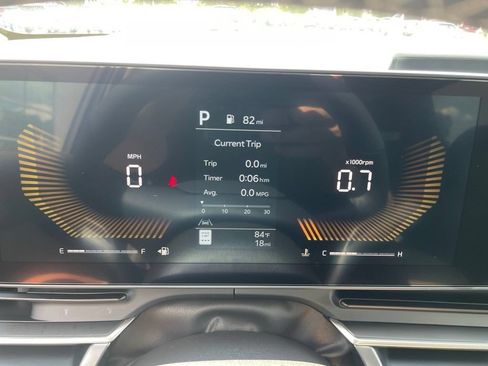 New 2027 Kia Carnival FWD image 27