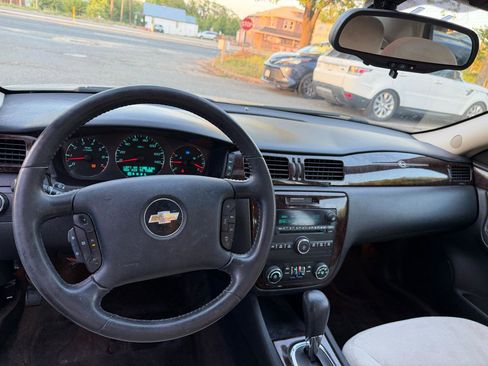 Used 2012 Chevrolet Impala LT w/ LT Sunroof Package FWD image 21