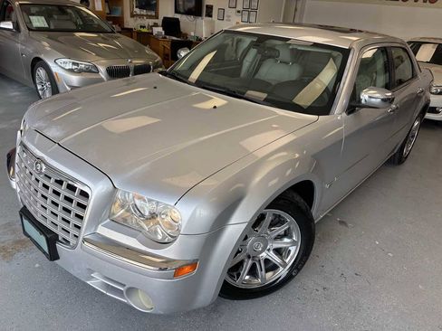 Used 2005 Chrysler 300 C image 9